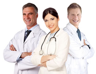 Foto mostrando três médicos